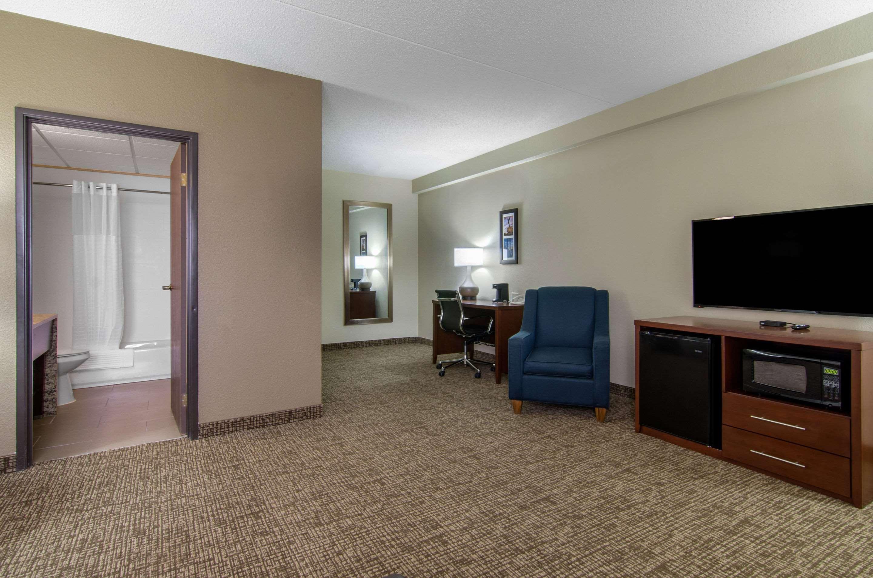 Comfort Inn & Suites Wichita Dış mekan fotoğraf