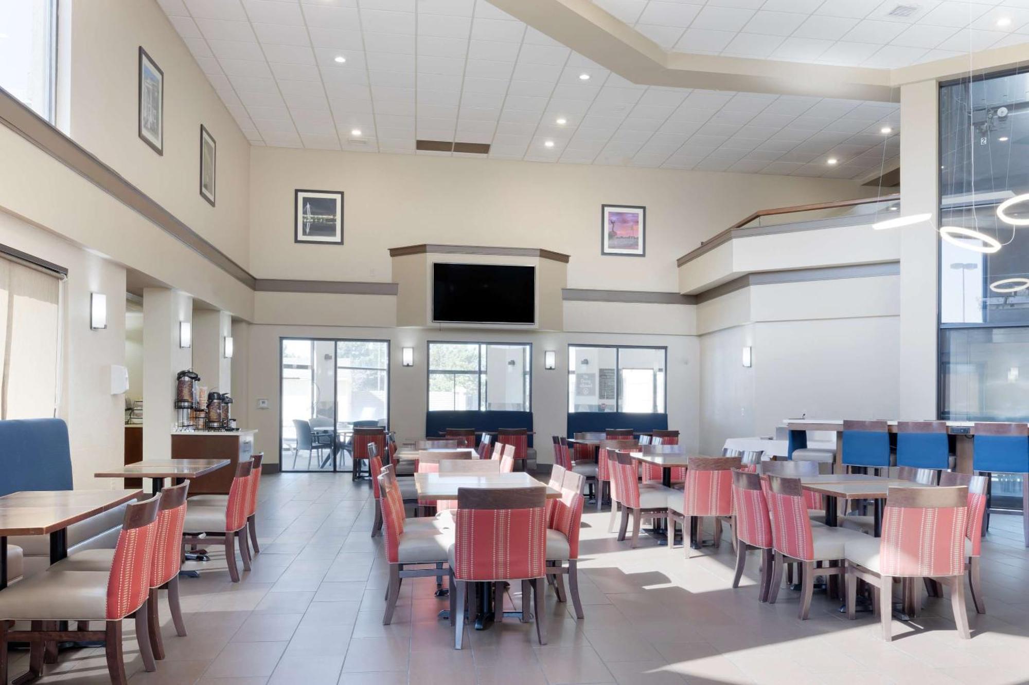 Comfort Inn & Suites Wichita Dış mekan fotoğraf