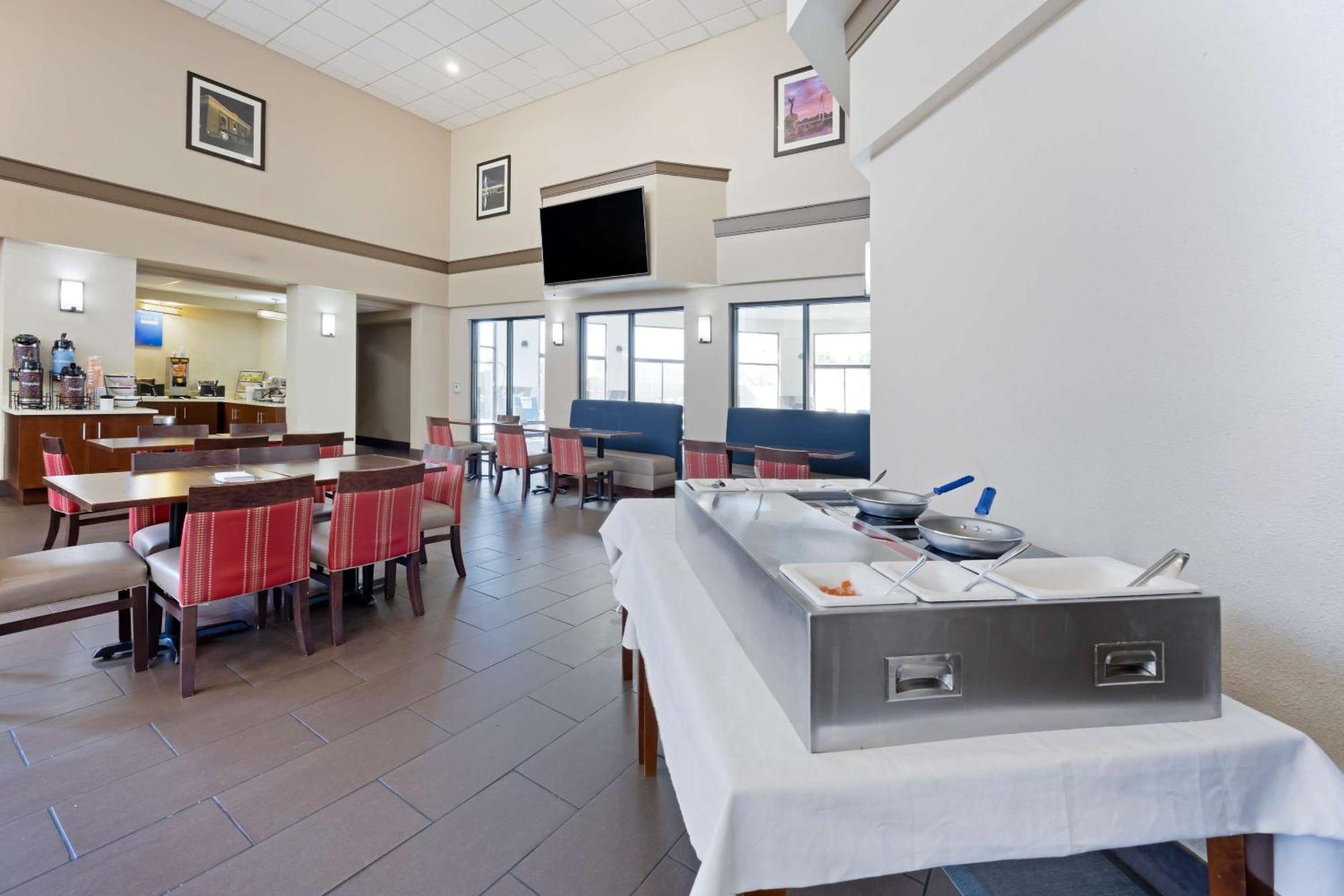 Comfort Inn & Suites Wichita Dış mekan fotoğraf