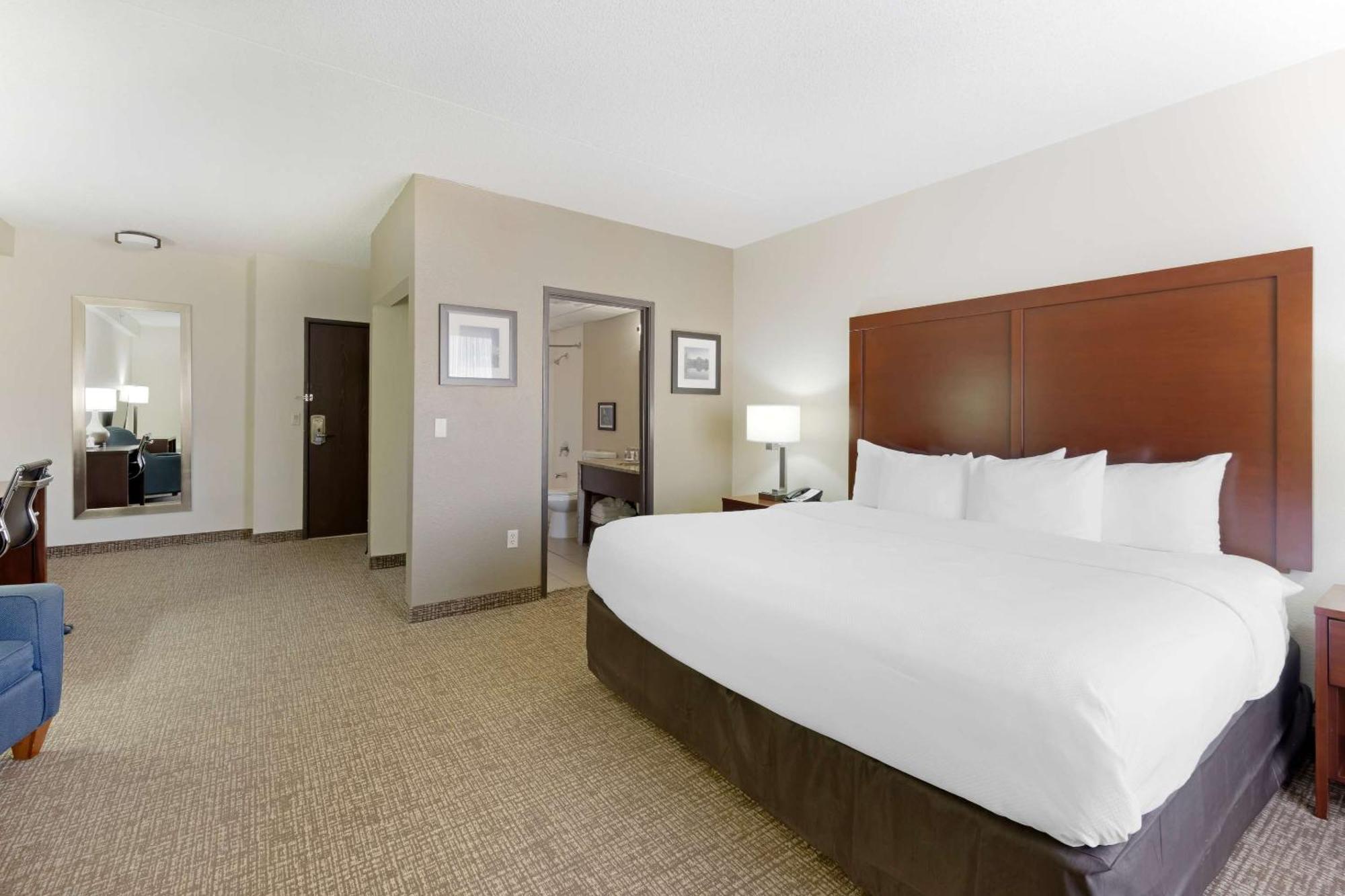 Comfort Inn & Suites Wichita Dış mekan fotoğraf