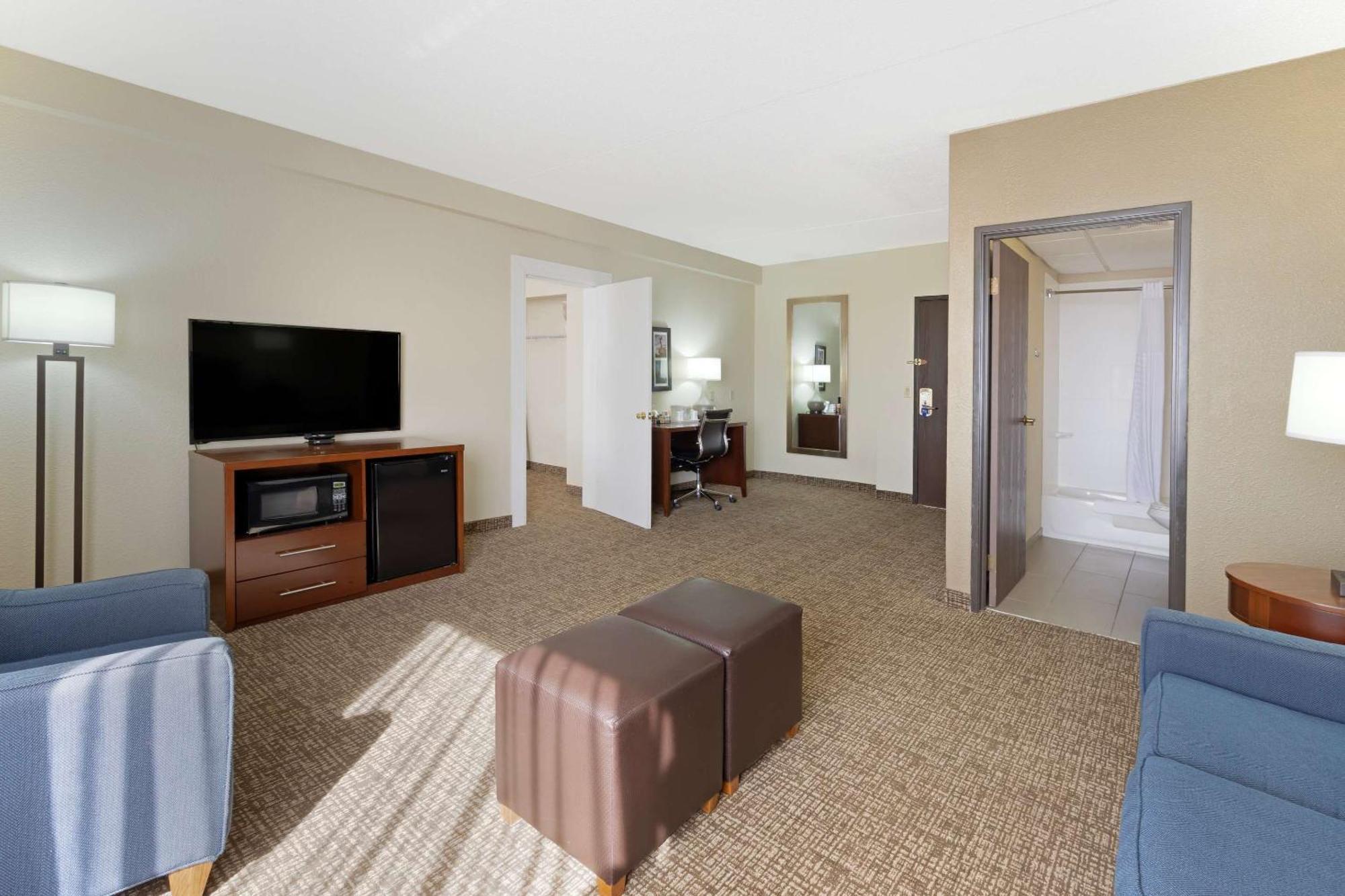 Comfort Inn & Suites Wichita Dış mekan fotoğraf
