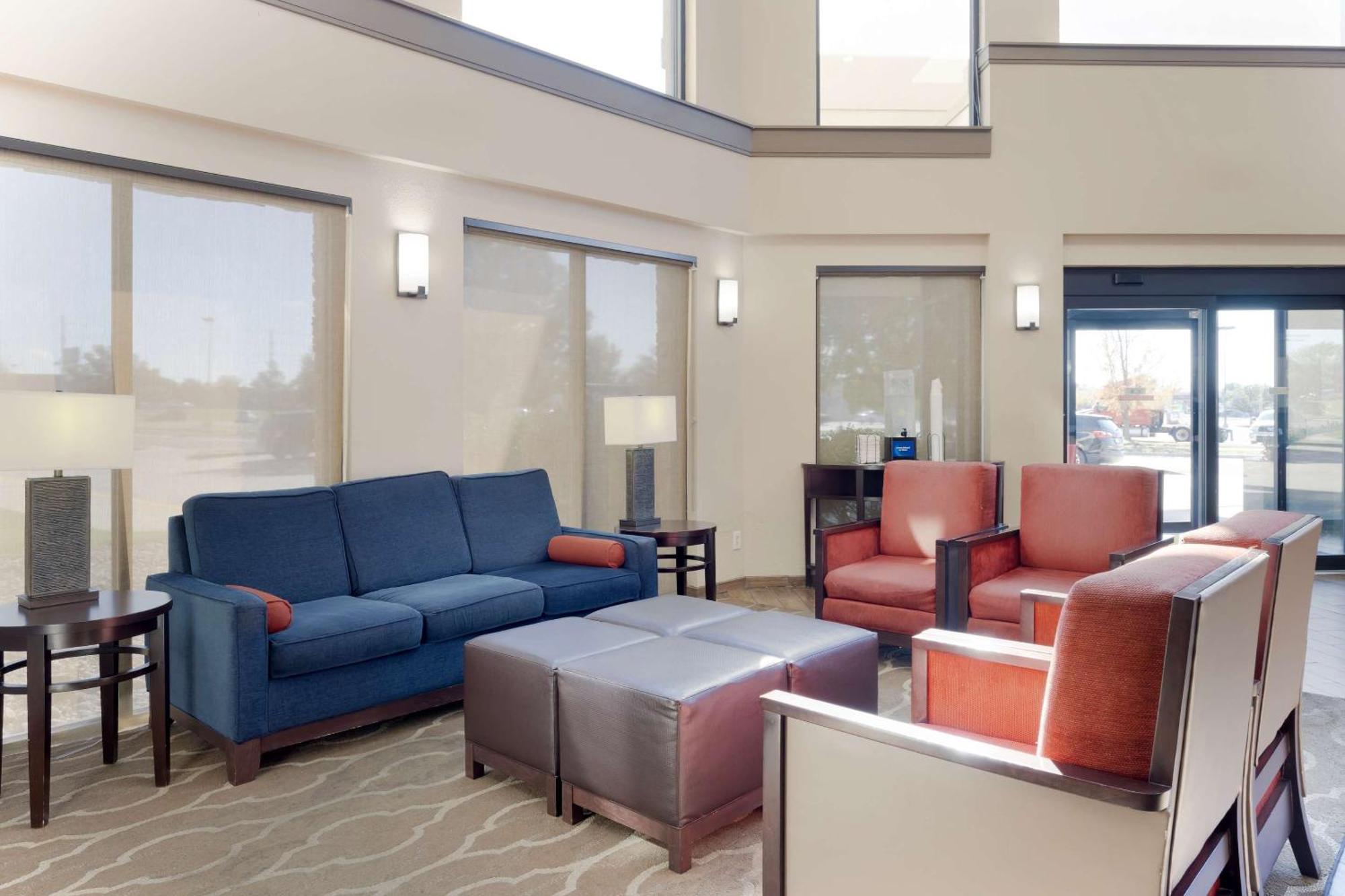 Comfort Inn & Suites Wichita Dış mekan fotoğraf
