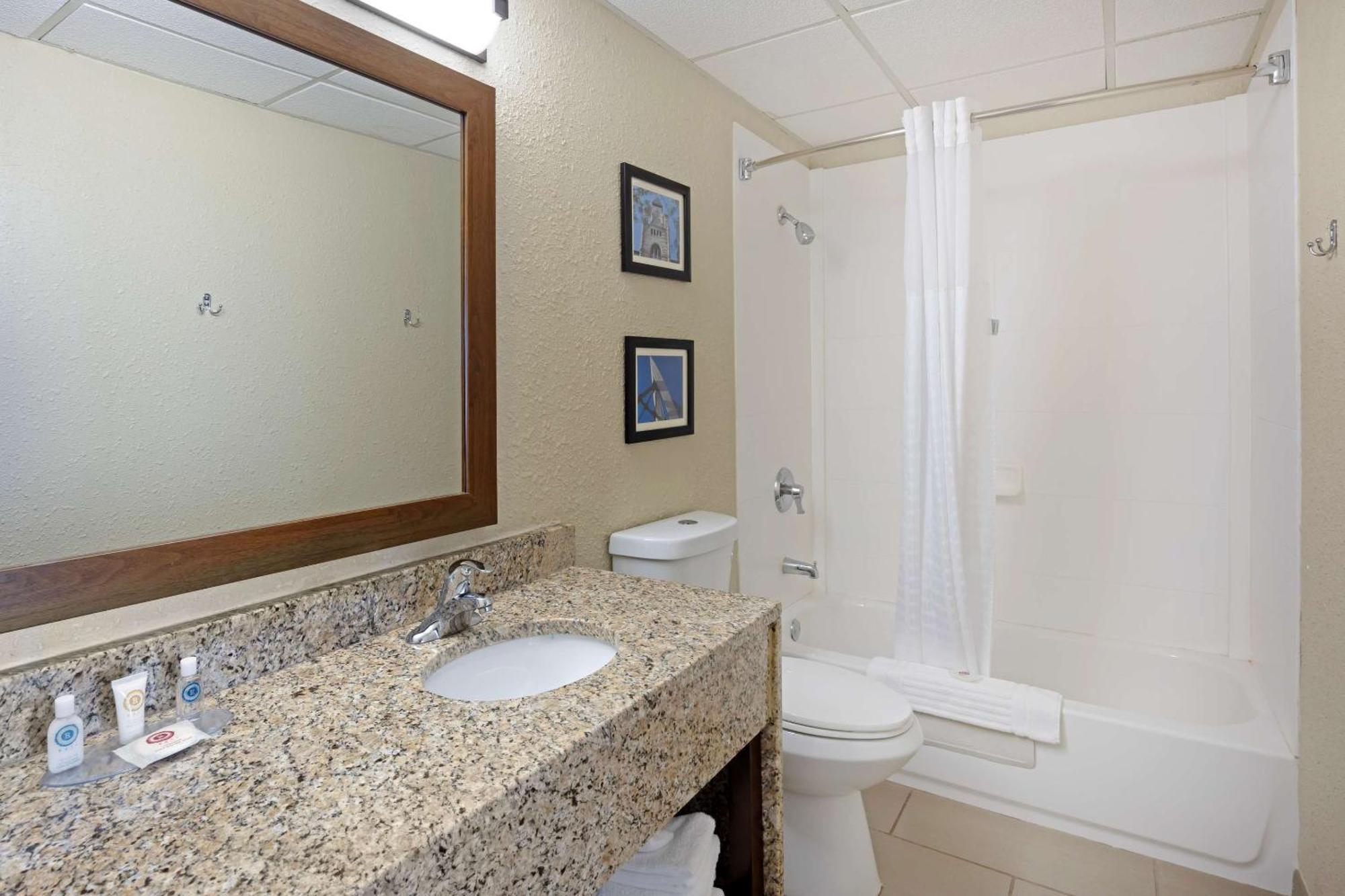 Comfort Inn & Suites Wichita Dış mekan fotoğraf